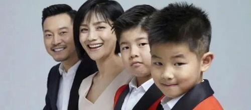 娱乐圈吃瓜爆料两个孩子,神秘女星诞下双胞胎，真相成谜