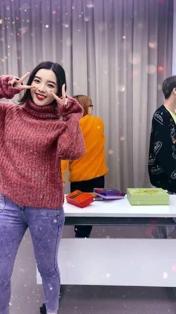 办公室恋情吃瓜娱乐,揭秘职场中的甜蜜与争议